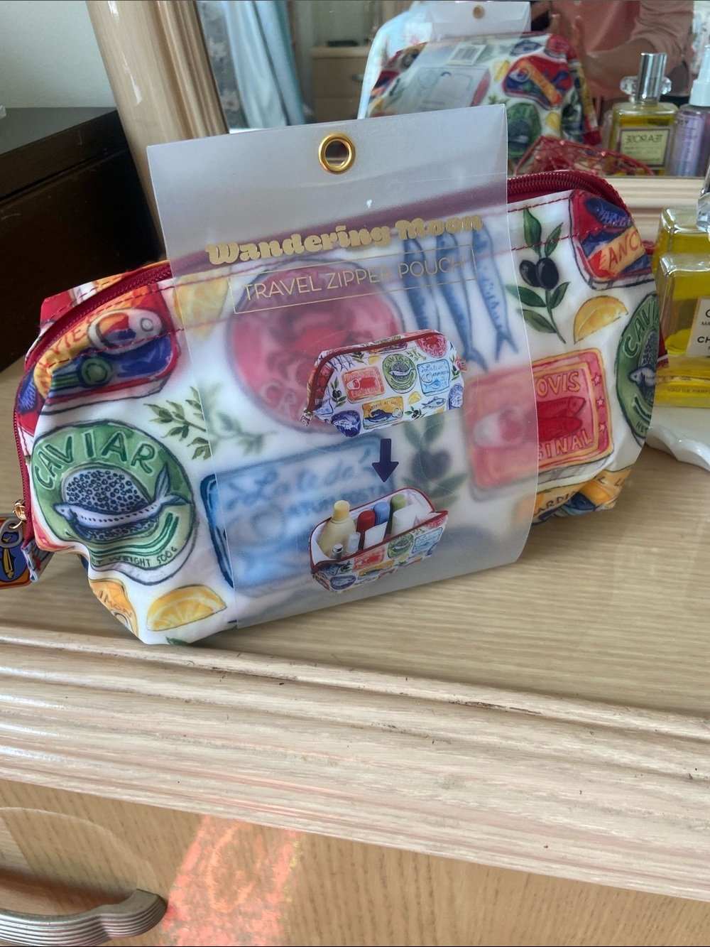 Travel zipper pouch